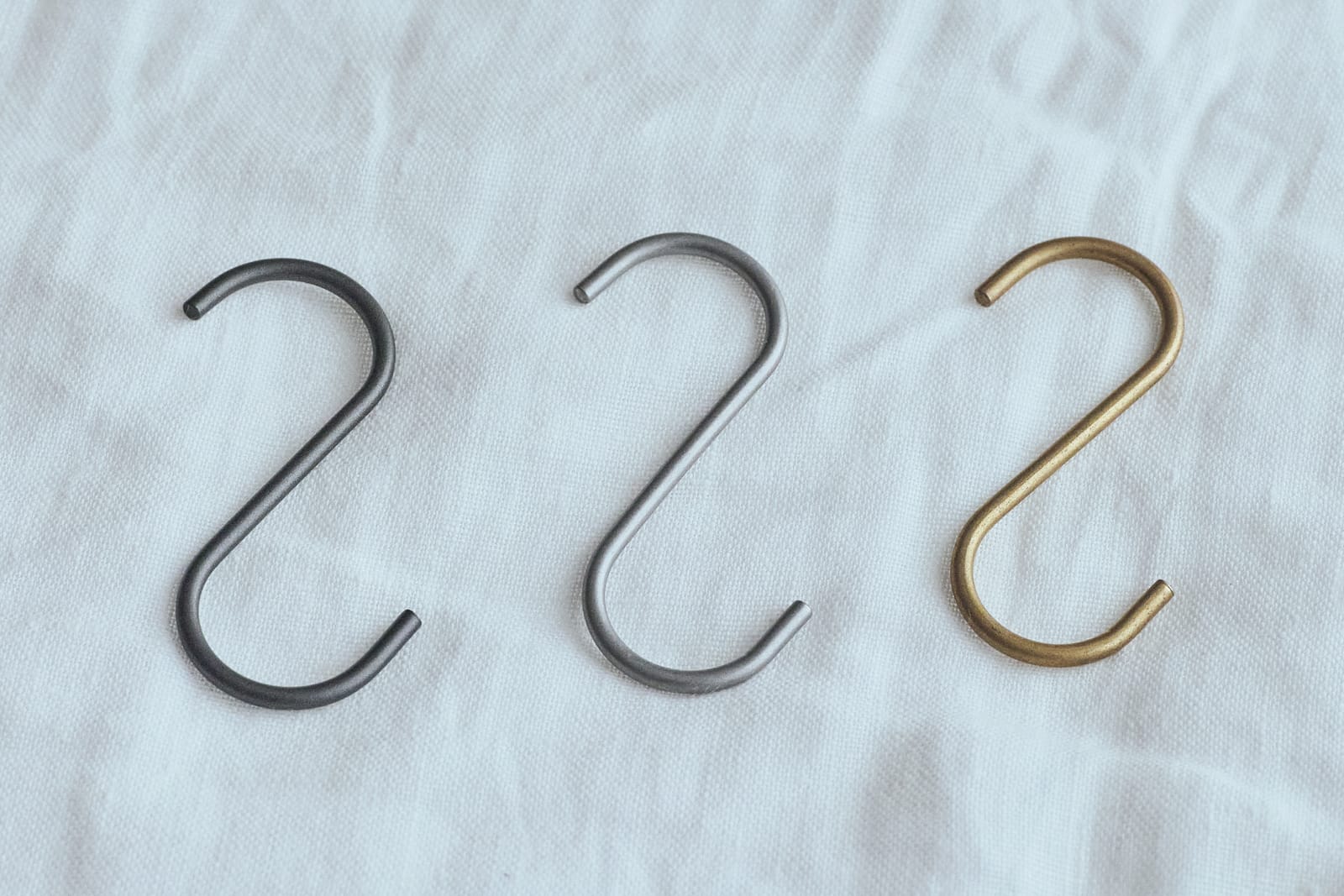 S字フック 真鍮 | PS-HB011-02-G141 | フック | パーツ・ハードウェア