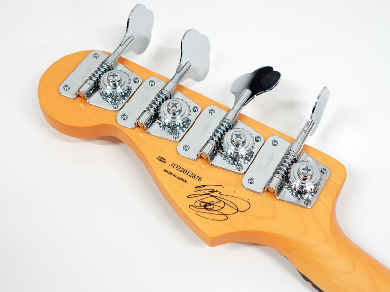 Fender フェンダー SCANDAL Tomomi Jazz Bass / Clear Fiesta