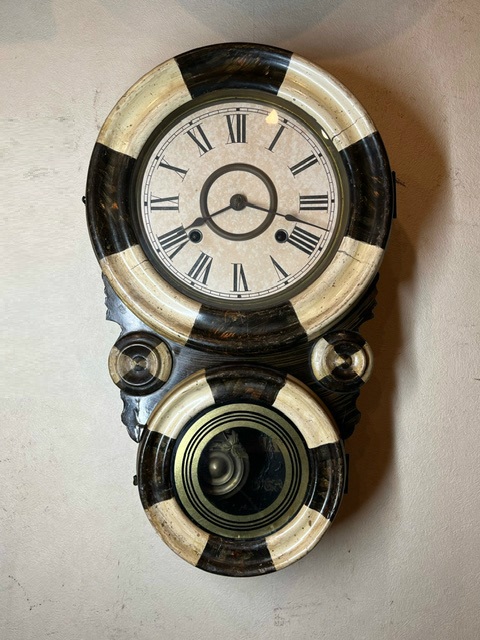 昔懐かしいアンティーク柱時計をお届け|WATERBURY