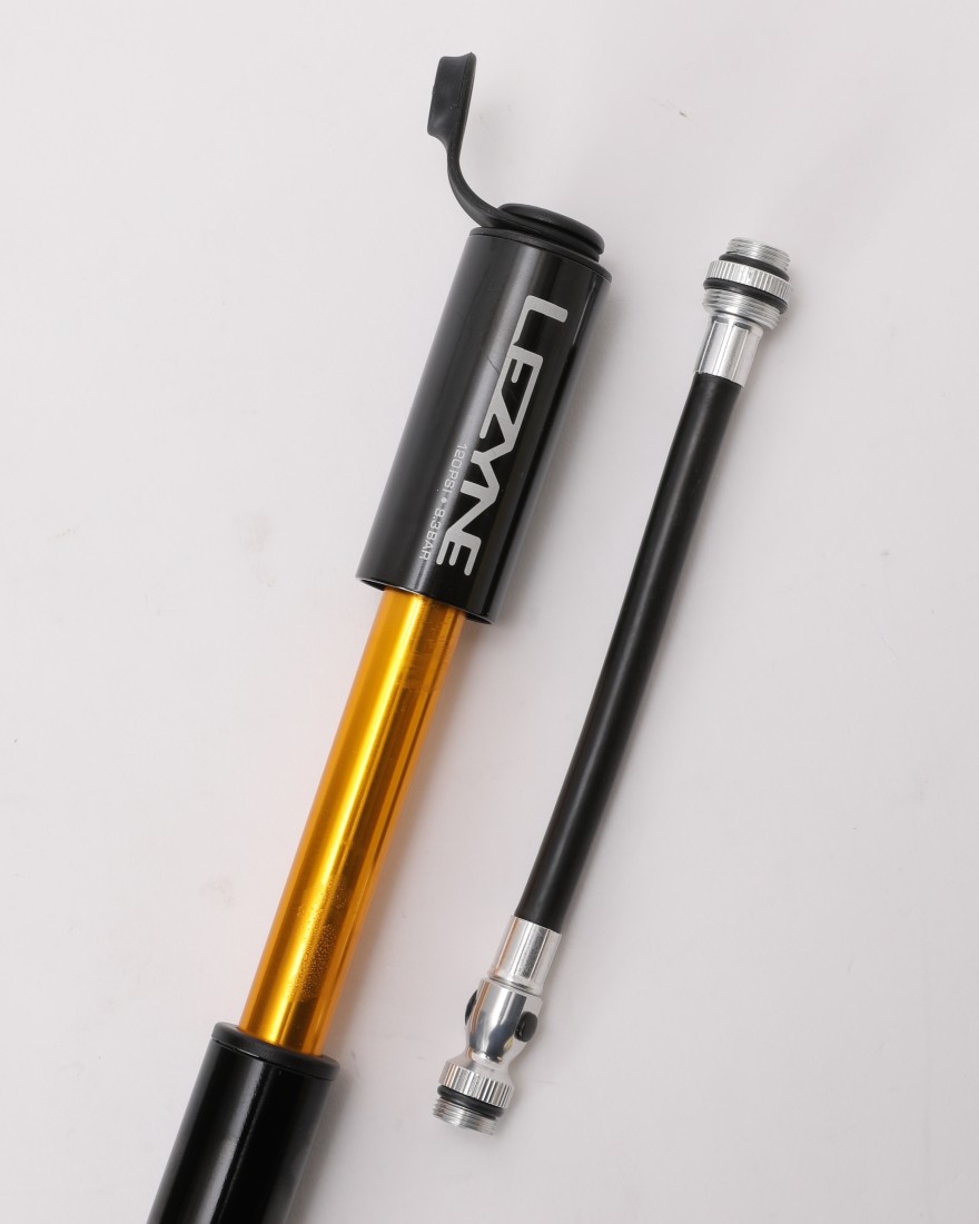 携行用ハンドポンプ【GRIP DRIVE HP S】｜LEZYNE（レザイン）｜TOKYOlife