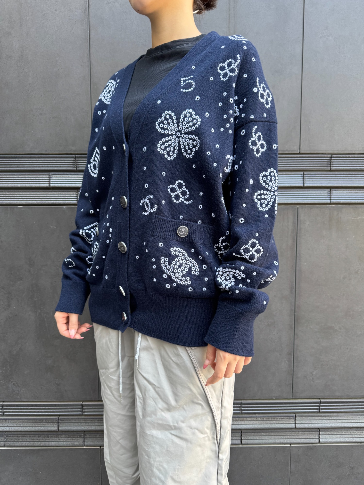 CHANEL /シャネル】クローバー＆ココマーク刺繍ニットカーディガンを