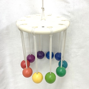 おもちゃの紹介11：ケルンボールはねんね期におすすめのおもちゃ