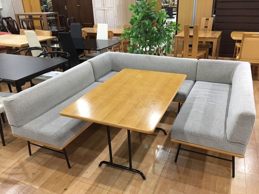 UNICO(ウニコ) ベンチソファーダイニングセットが買取入荷致しました