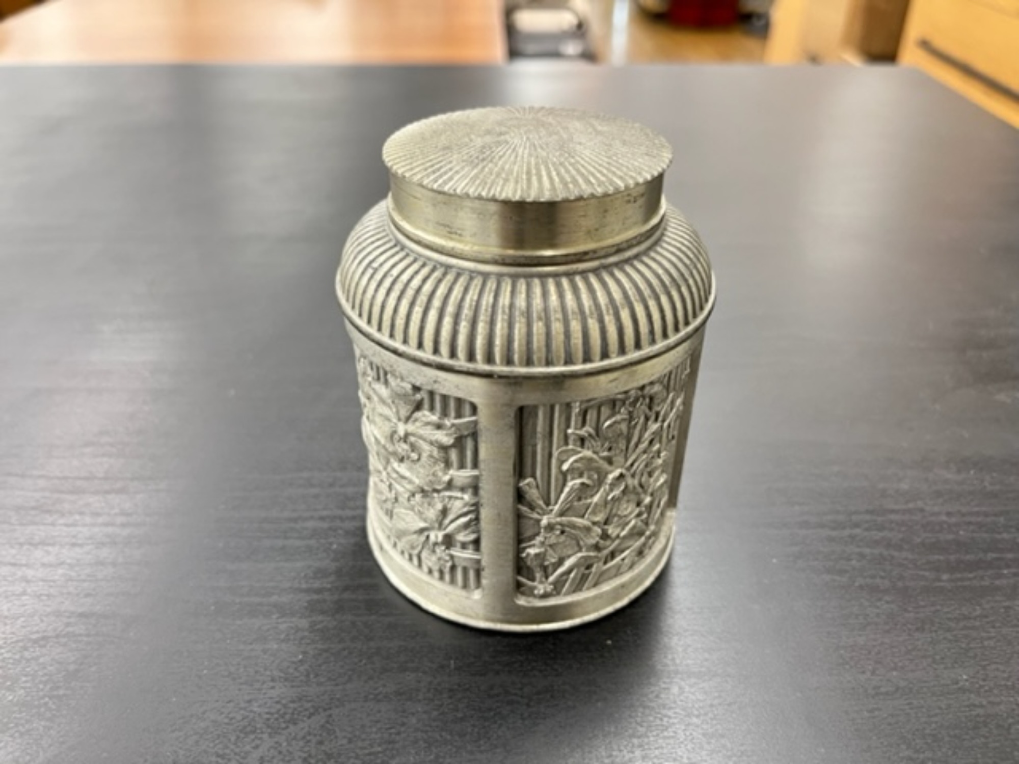 ROYAL SELANGOR PEWTER/ロイヤルセランゴール】の茶筒のご紹介です
