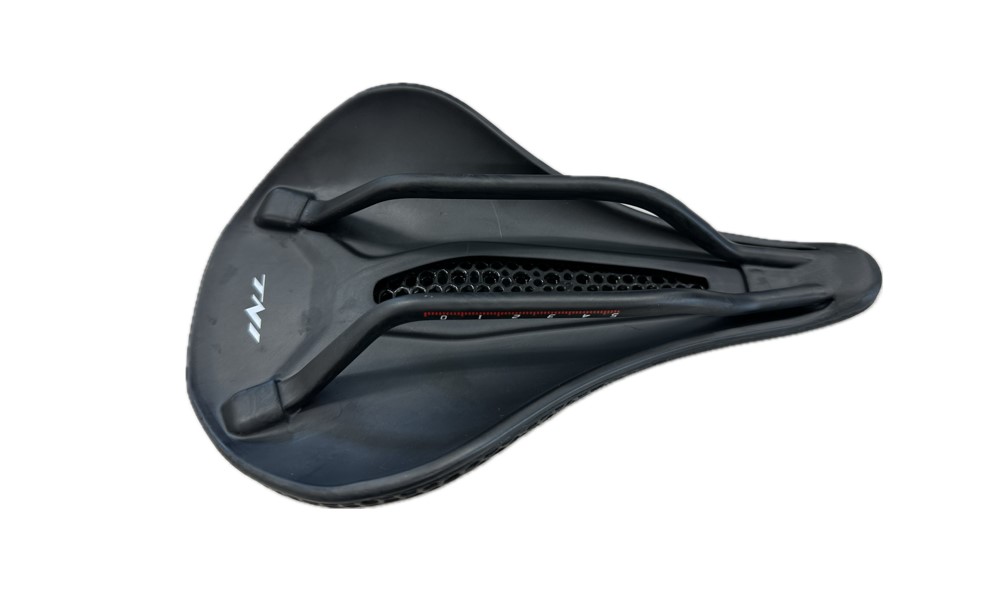 3D AeroFlow カーボンサドル Ⅰ | TRISPORTS