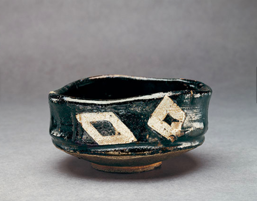 織部沓形茶碗 出品 | 公益財団法人 上田流和風堂