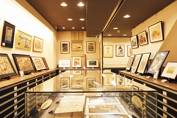 岩田久利「手吹硝子 耳付花瓶 『雪牡丹』」 | 山田書店美術部