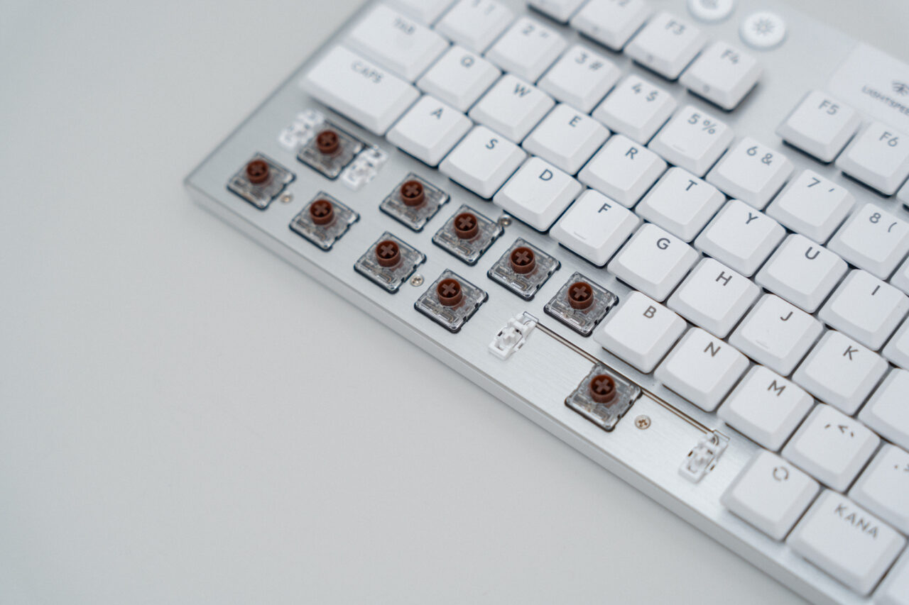 Logicool G915 X LIGHTSPEED TKL レビュー：前モデルから着実に進化を