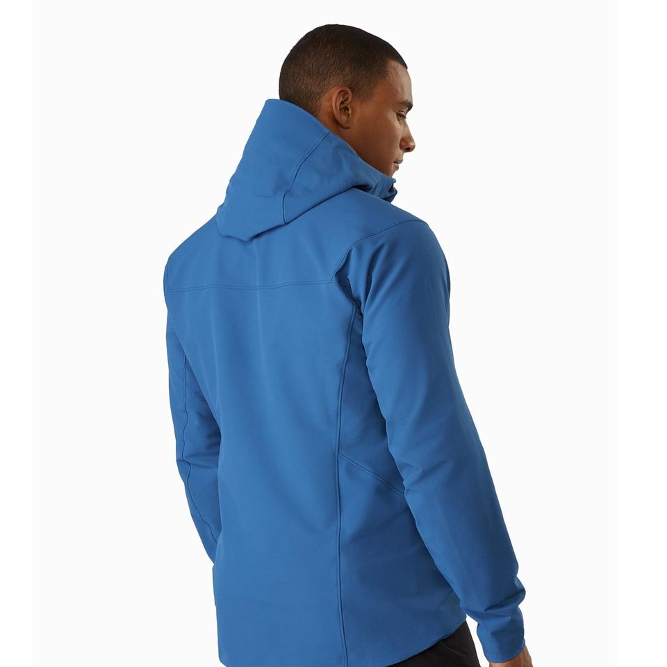 通気性・耐水性・ストレッチ性に優れたソフトシェル『ARC'TERYX ガンマ