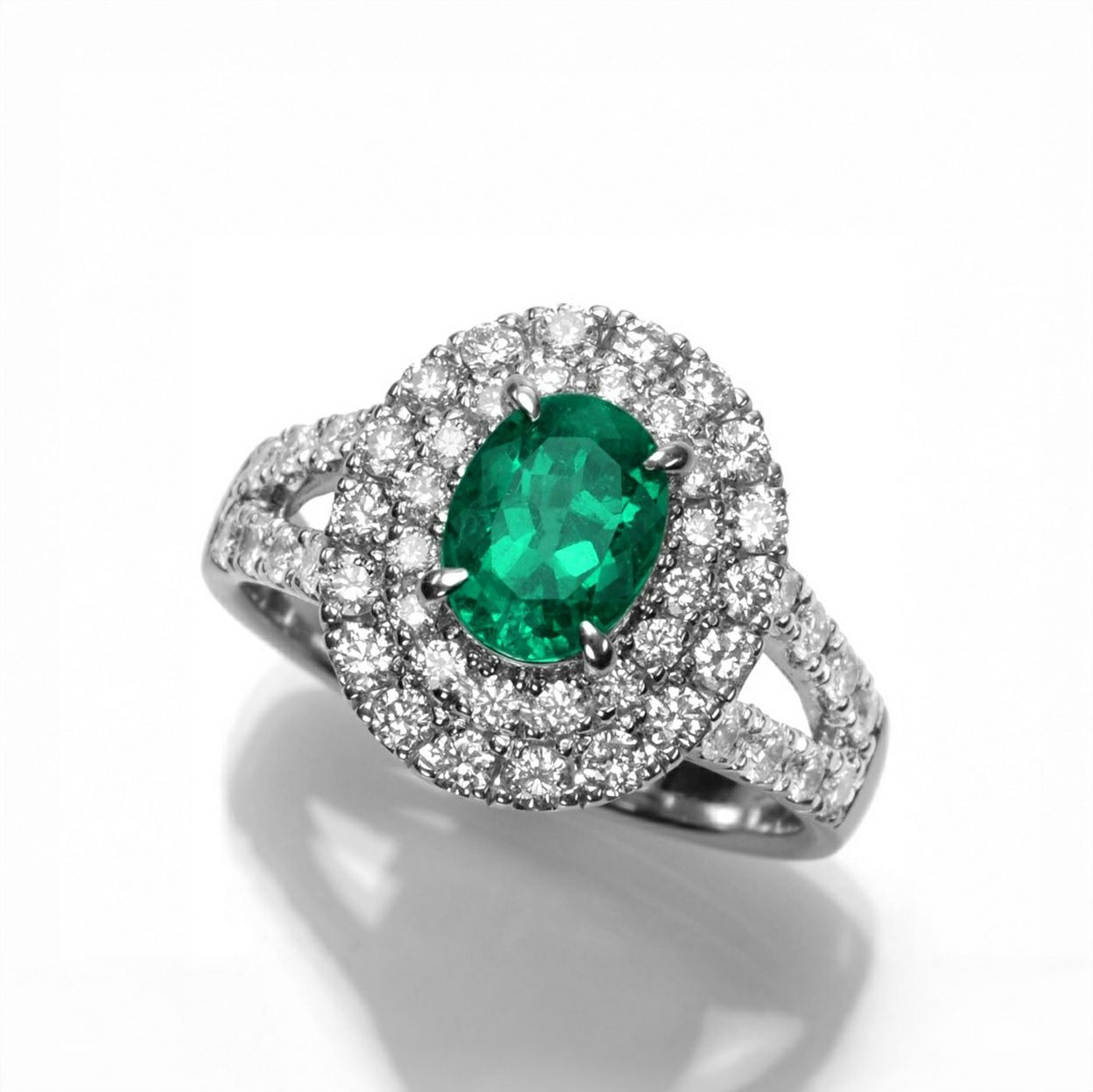 エメラルド 0.69㌌ダイヤ0.82㌌プラチナ枠900 重10.6g 11号鑑別