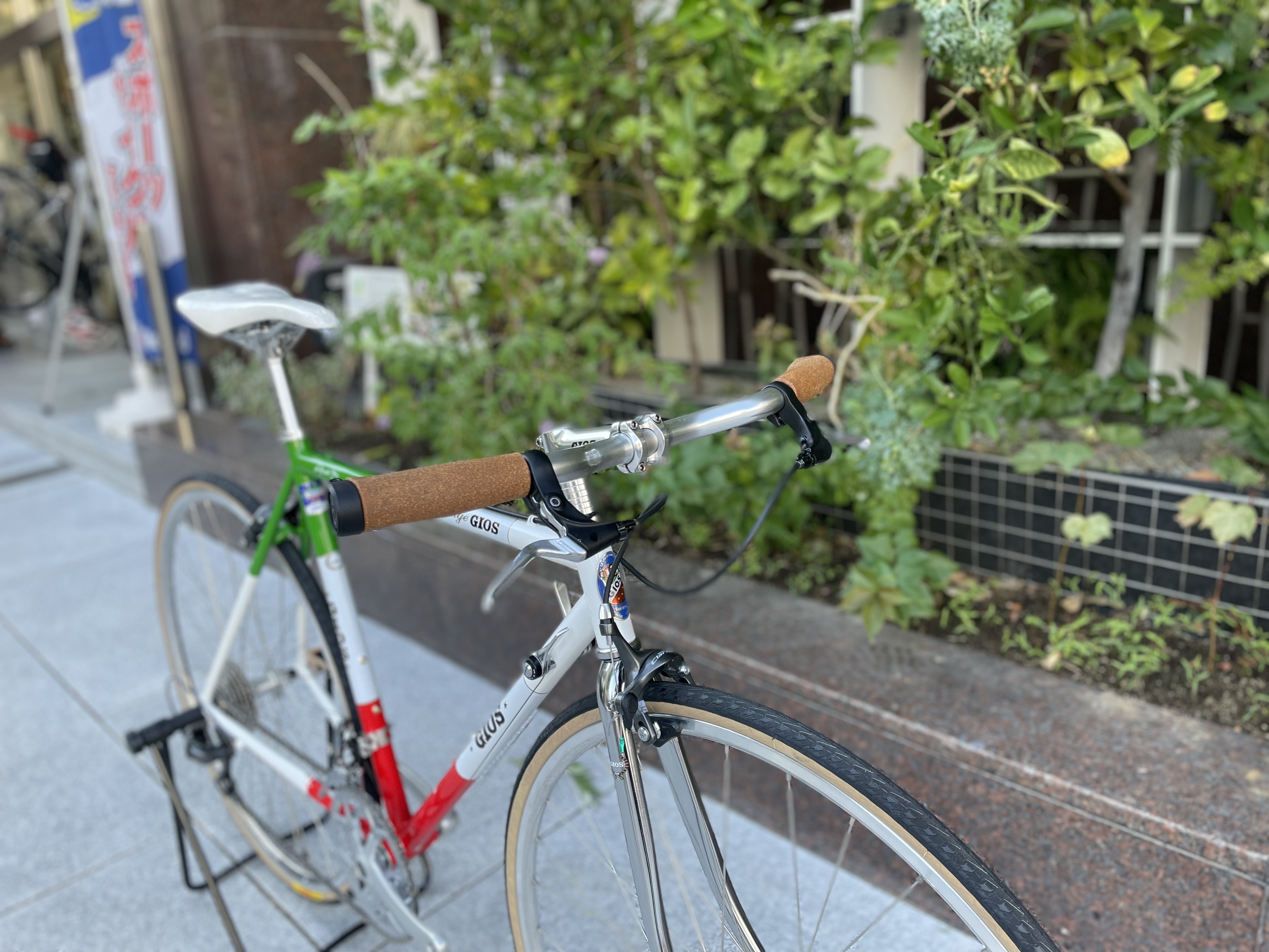 クラシカルなクロモリロードをイタリア色強めにカスタムしました