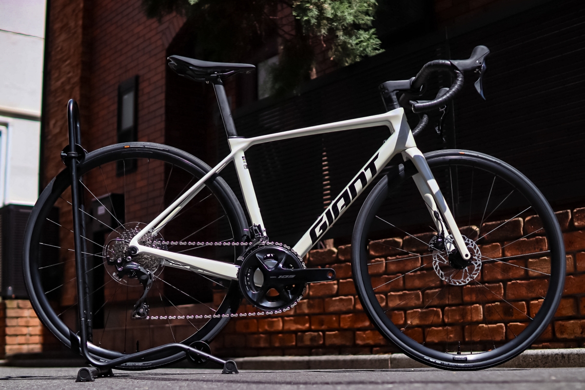ハイコスパな軽量ロードバイク！GIANT 新型TCR ADVANCED2が上野本館に