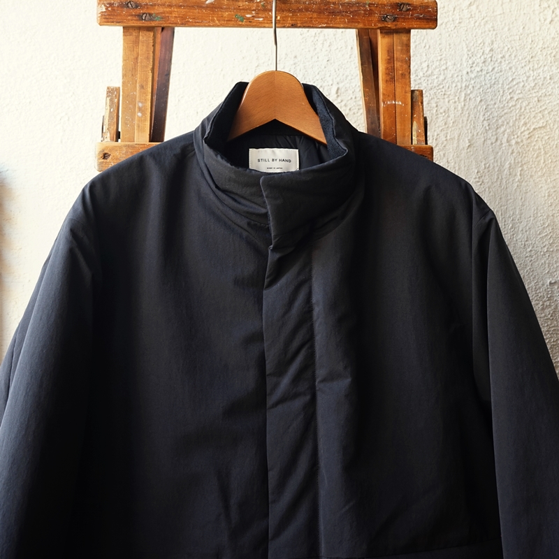 STILL BY HAND シンサレート中綿のスタンドカラーブルゾン | ACOO TOKYO
