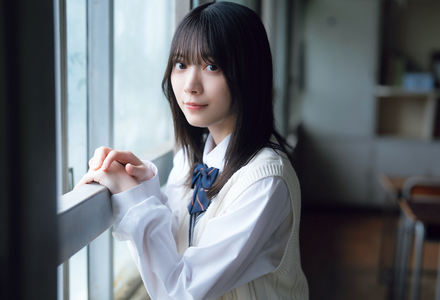 櫻坂46 森田ひかる、制服を着て学校で撮影！「学生時代に戻ったようで