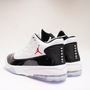 ナイキ ジョーダン NIKE AIR JORDAN MAX AURA 2 ホワイト×ブラック