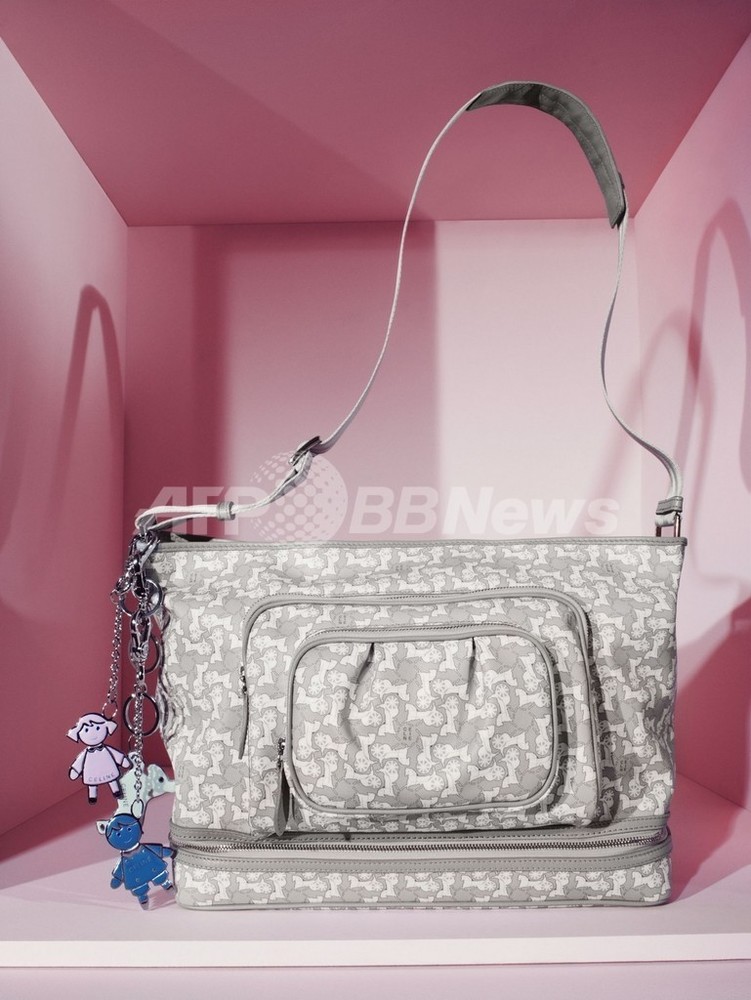 冨永愛と「セリーヌ」がコラボ、マザーズ・バッグ発売 写真1枚 国際