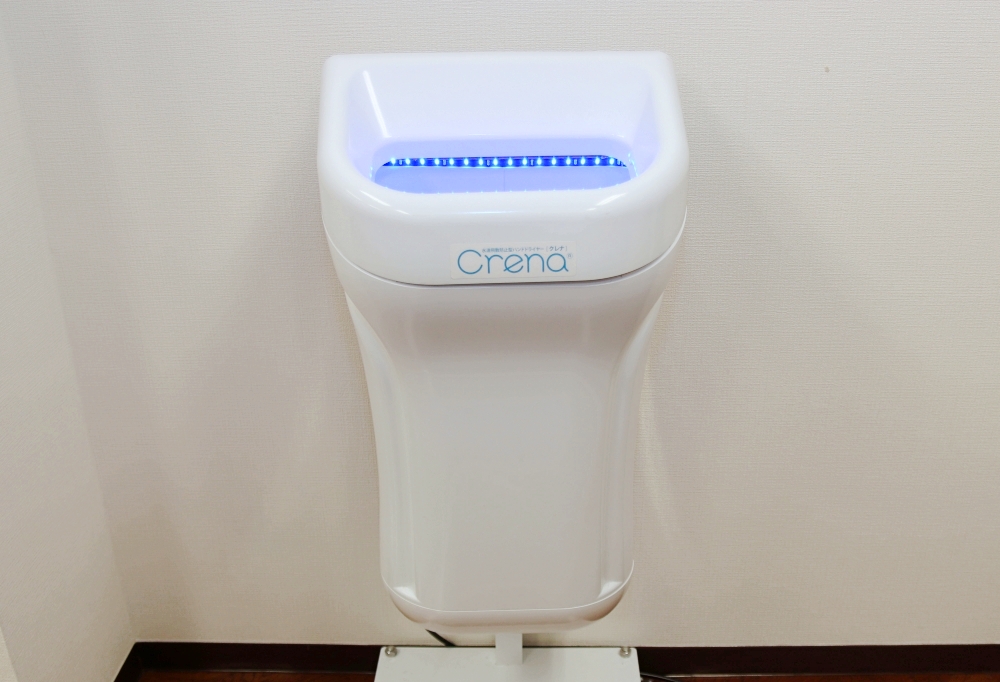 吸引式に向き合い続けて約25年│飛沫を99.7％抑制するハンドドライヤー