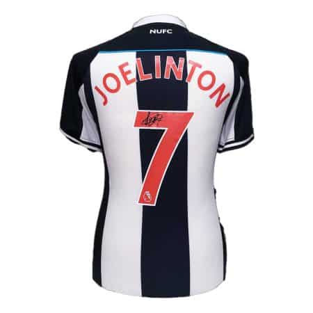 ジョエリントンがニューカッスル・ユナイテッドのユニフォームと契約