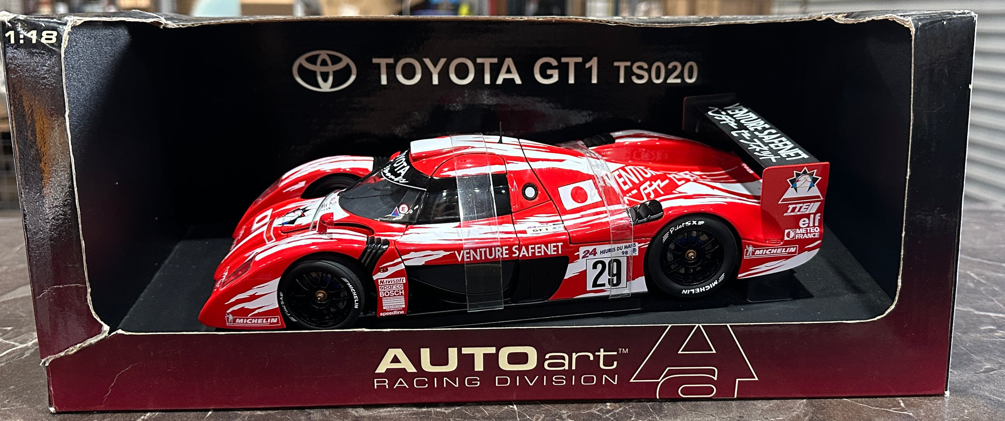 1:18 1998 Le Mans 24h -- #29 Toyota GT1 TS020 -- AUTOart 89881