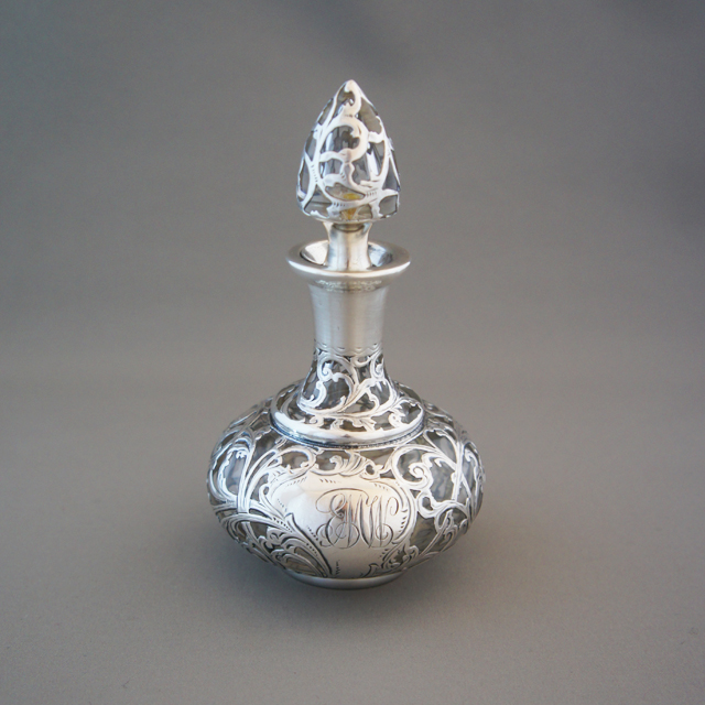 盆+栽です。 銀950 香水瓶 銀製 シルバー 彫金 銀950 香水瓶 銀製