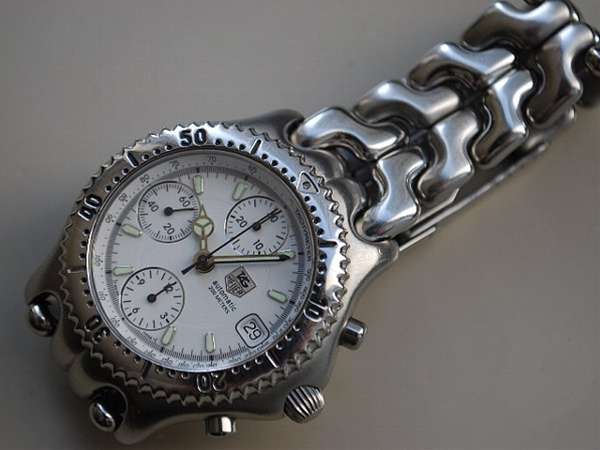 タグ・ホイヤー クロノグラフ 自動巻 セルシリーズ 生産終了で入手困難