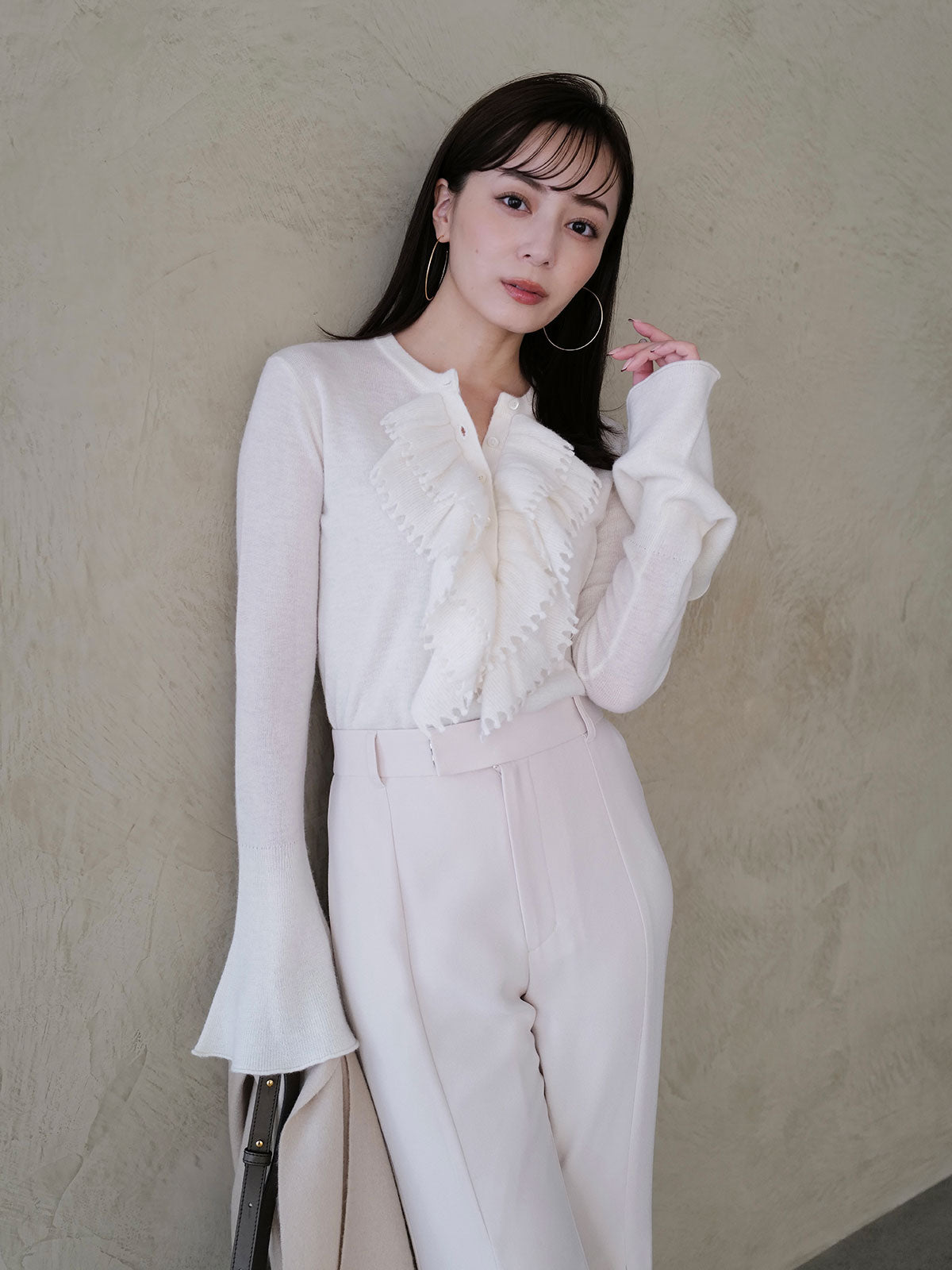 カスケードフリルニットトップス