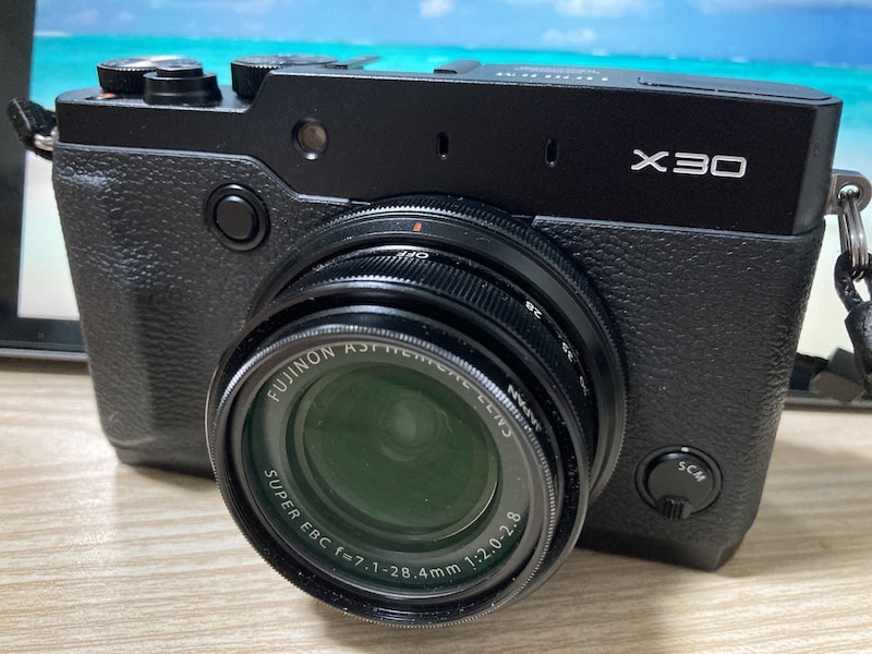 クラシックなデザインのコンデジ「FUJIFILM X30」で遊ぶ！ | あそぶログ！