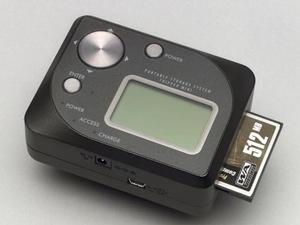 ASCII.jp：飛鳥、手のひらサイズのCFカードスロット付きポータブル