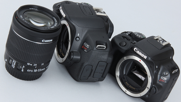 ASCII.jp：この小ささはミラーレス機並み!? EOS Kiss X7登場 (1/2)