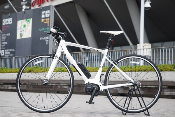 ASCII.jp：電動アシストでもスポーツ！ ヤマハの新型電動クロスバイク
