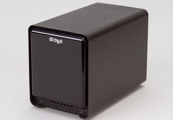ASCII.jp：Drobo 5Dが進化した！ Thunderbolt 2対応のDrobo 5Dtを試す