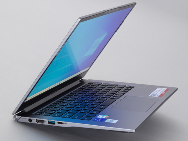 ASCII.jp：Tiger Lake／Iris Xe搭載で汎用性は抜群、1kg以下でモバイル