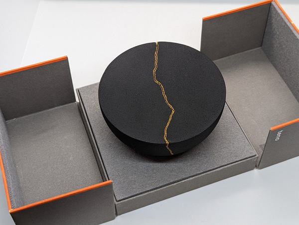 先端技術を金継ぎ陶芸の器に韜晦したBluetoothスピーカー＆ライト