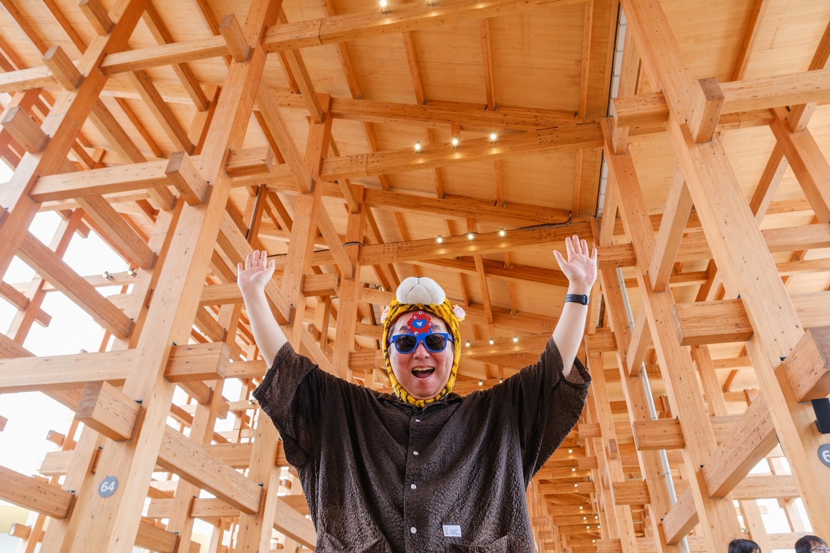 きらびやかな大阪・関西万博のフランス館、その裏でひっそりと