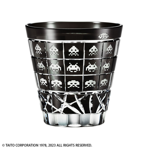 スペースインベーダー」誕生45周年記念「江戸切子グラス」販売開始