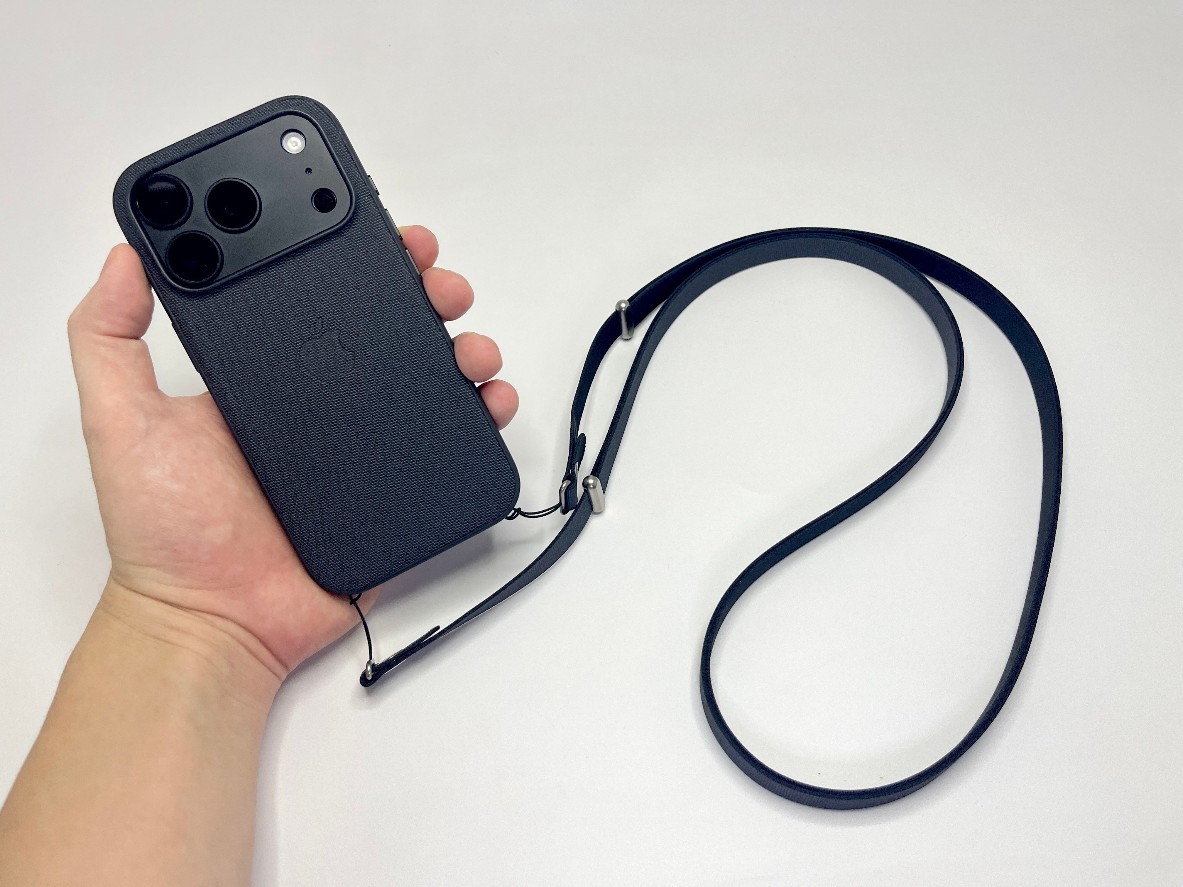 Apple純正クロスボディストラップを買って後悔した理由｜KuroBox