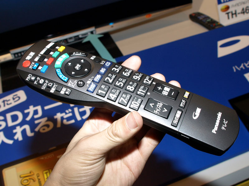 松下、“デジタルシネマに迫る”プレミアムVIERA「PZ800」