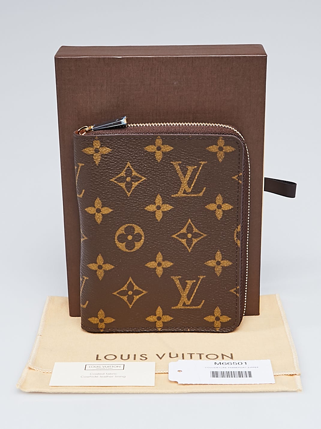 Louis Vuitton Monogram Canvas Couverture Zippy Passport Holder