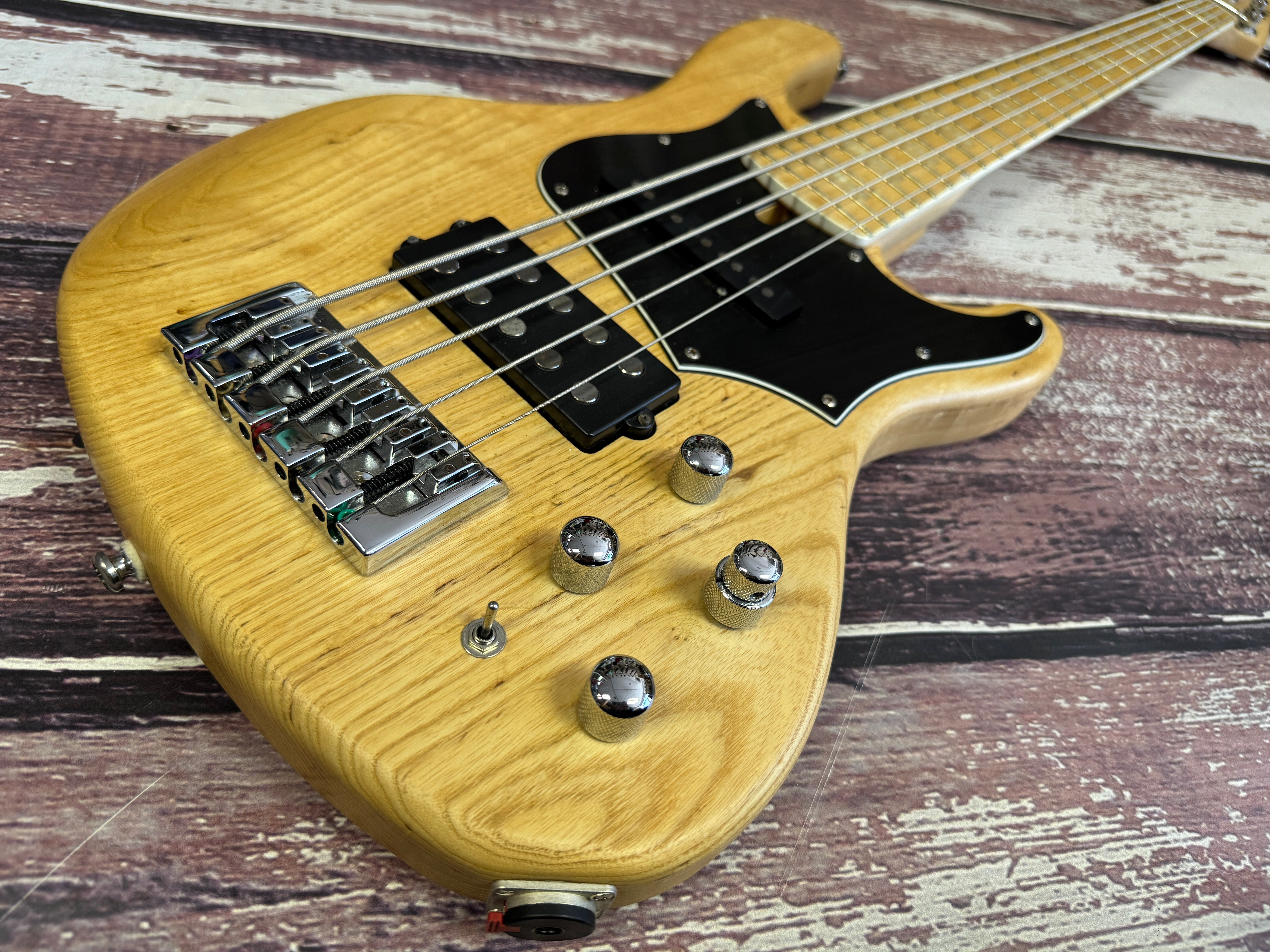 Cort GB-75 Active 5 string bass – Badlands Guitars Limited
