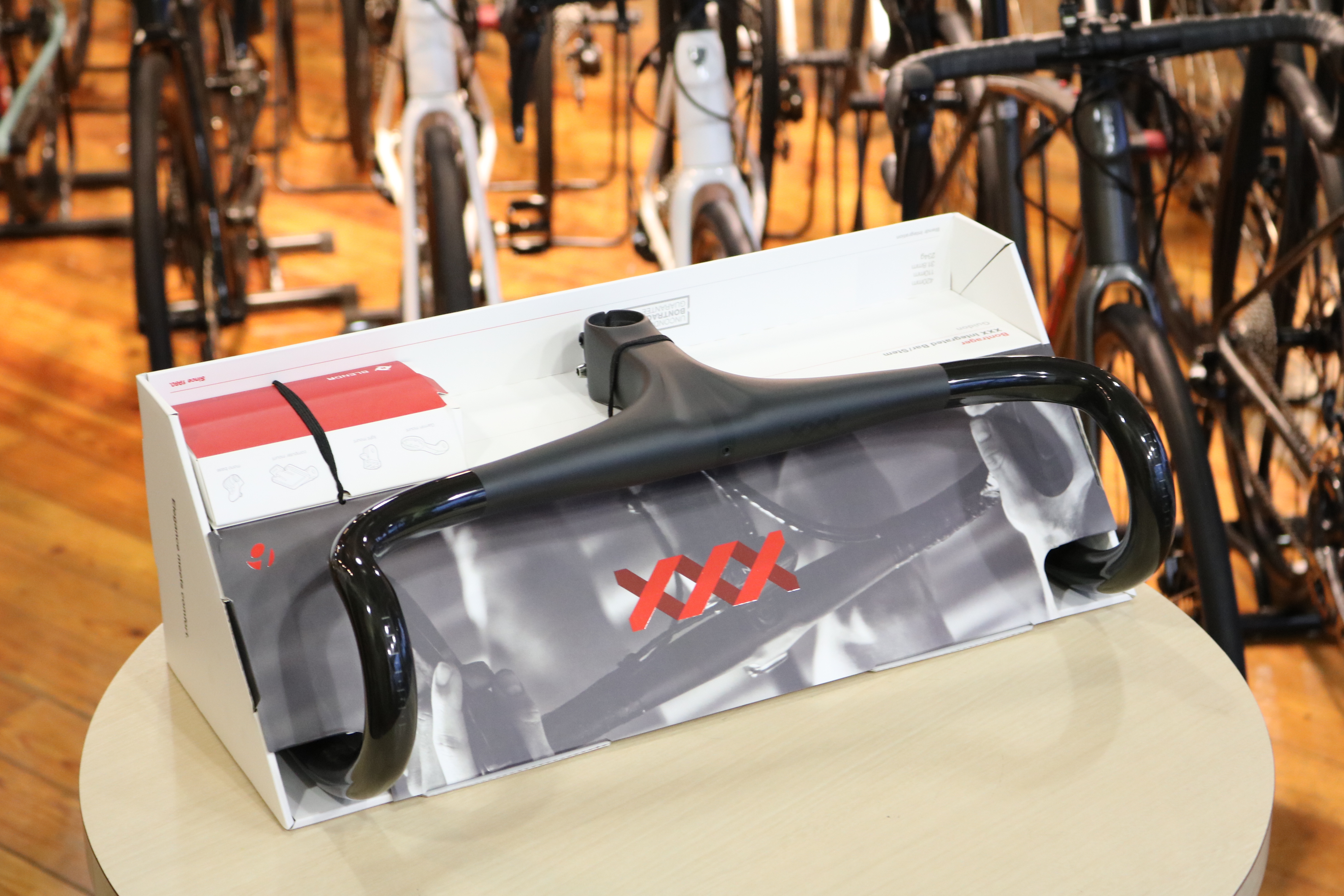 冬場のモチベーションアッ～Aeolus Proカーボンサドル、一体型カーボン