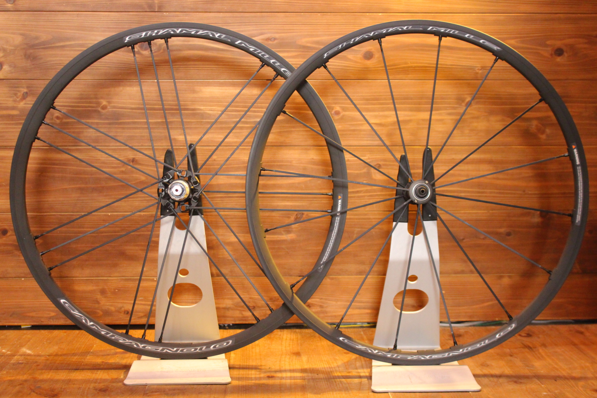 C17バージョンの入荷です。Campagnolo（カンパニョーロ）SHAMAL MILLE