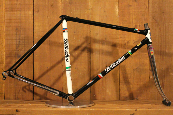 一世紀の歴史。BOTTECCHIA ボッテキア COLUMBUS SL フレームセットが