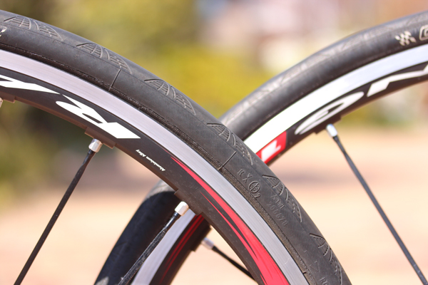 ゼロに迫る高性能アルミクリンチャー FULCRUM（フルクラム）RACING 1