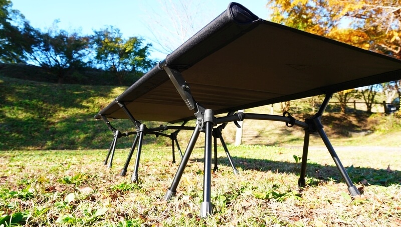 ブルックリン アウトドア カンパニーの2WAYコットは「ハリのある寝心地