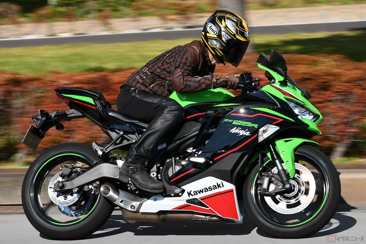 昭和のバイクブーム世代が困惑!? 「Ninja ZX-25R」はレーサーレプリカ