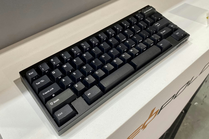 LEOPOLD、WスペースバーやBluetooth対応を特徴とする60％レイアウトの