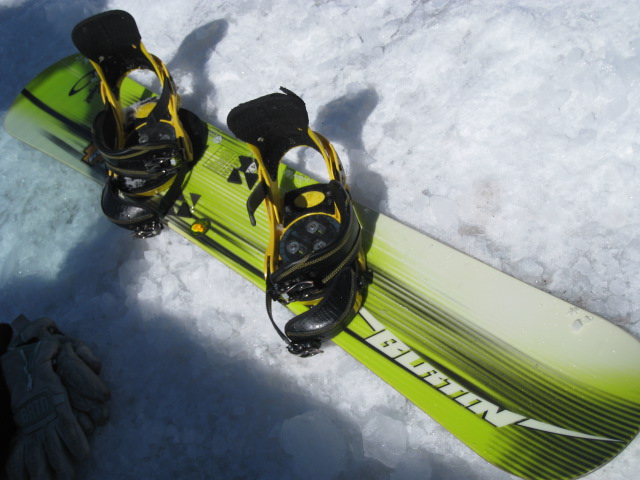 アルペンボードにフリースタイルのビンディングとブーツ | IMPRESSION