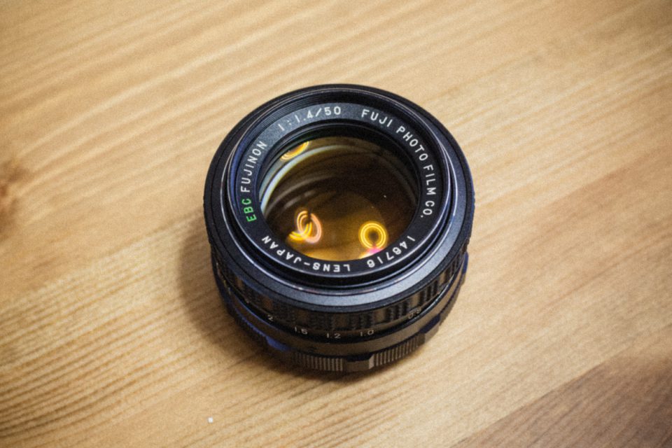 心奪うふんわりボケ感！FUJINON 50mm F1.4の魅力と撮影術サンライズ