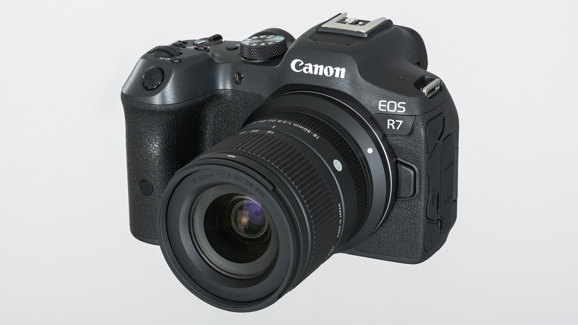 First Look: SIGMA 18-50mm F2.8 DC DN Contemporary Lens for Canon