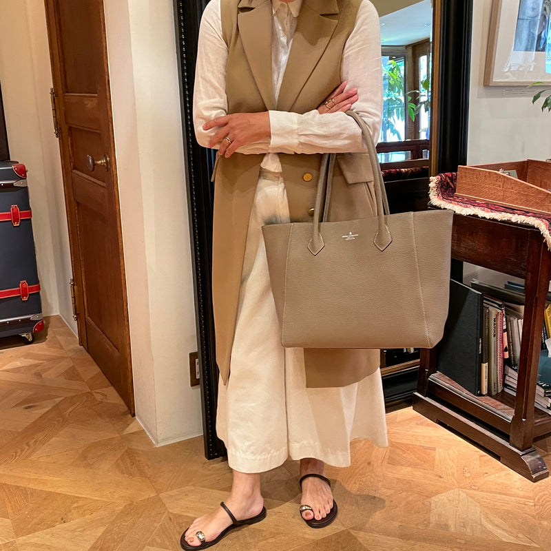 シュリンクレザー]トゥティトートバッグcolor：トープ – BROOKLYN MUSEUM